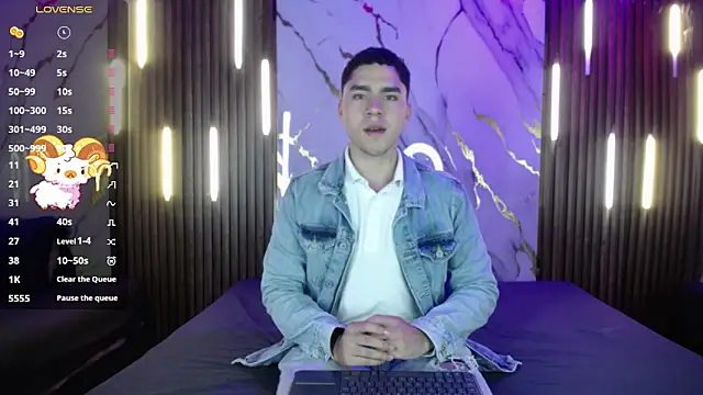 Snapshot of LiamNovak chatting on 11-22-25, 12:15 LiamNovak online show from 11-22-25, 12:15