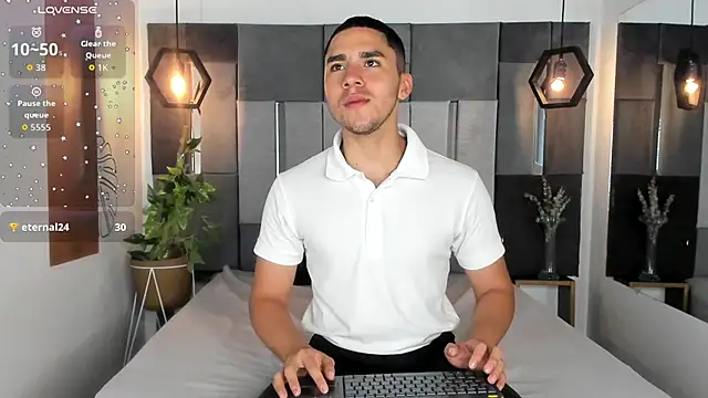 Snapshot of LiamNovak chatting on 09-16-25, 11:22 LiamNovak online show from 09-16-25, 11:22