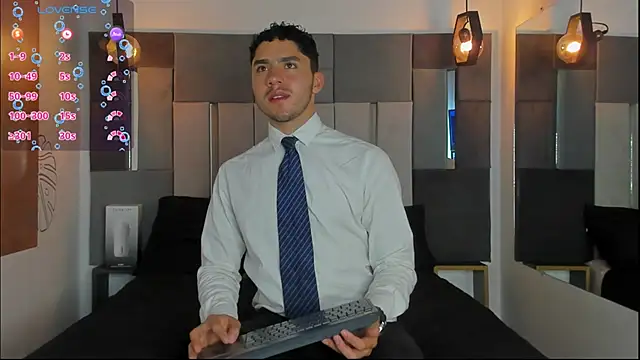 Snapshot of LiamNovak chatting on 01-09-26, 10:44 LiamNovak online show from 01-09-26, 10:44