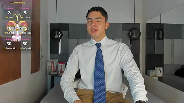 Snapshot of LiamNovak chatting on 11-25-25, 12:05 LiamNovak online show from 11-25-25, 12:05