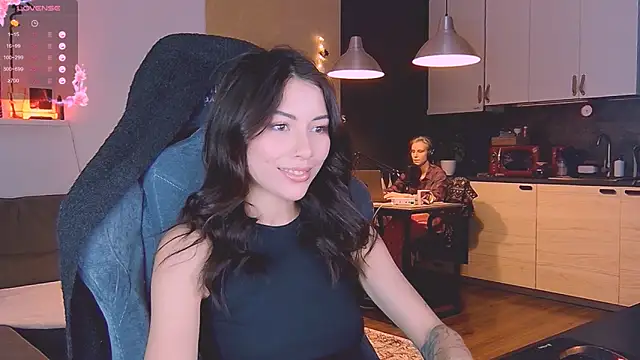 KatiKate online show from 10-29-25, 04:17