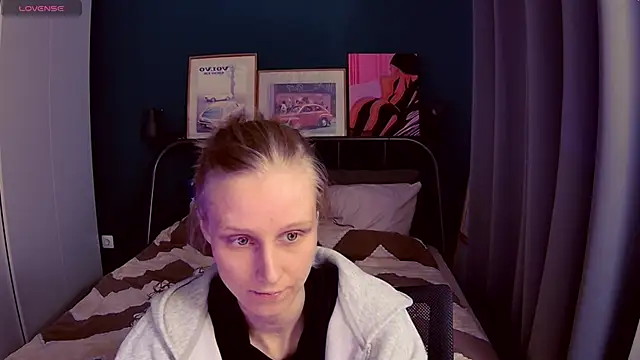 Snapshot of KatiKate chatting on 06-25-26, 05:29 KatiKate online show from 06-25-26, 05:29