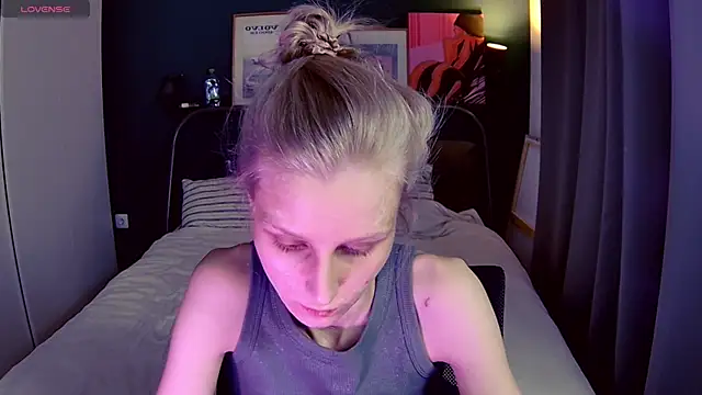 Snapshot of KatiKate chatting on 06-20-26, 06:13 KatiKate online show from 06-20-26, 06:13