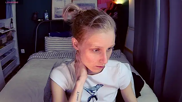 Snapshot of KatiKate chatting on 06-16-26, 03:12 KatiKate online show from 06-16-26, 03:12