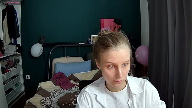 KatiKate online show from 05-04-26, 03:15