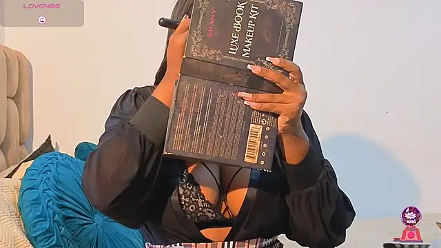 KloheCurvy online show from 11-17-25, 02:32