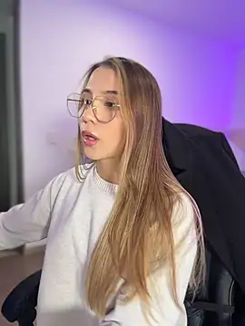 SophieRaily  online show from 02-25-26, 10:09