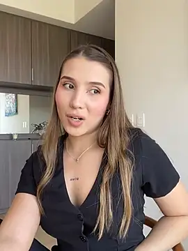 SophieRaily  online show from 03-18-25, 08:59