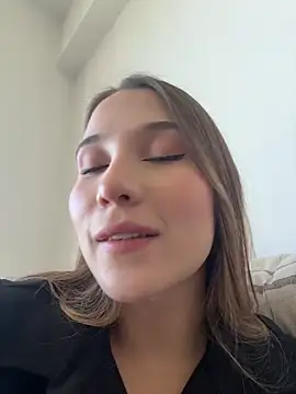 SophieRaily  online show from 10-28-25, 08:41