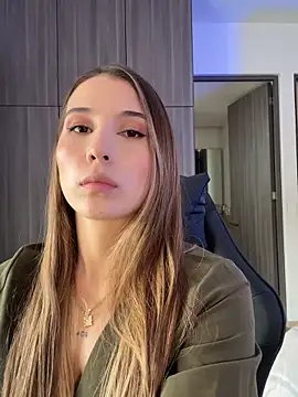 SophieRaily  online show from 09-12-25, 09:03