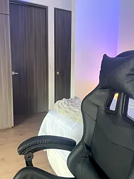 SophieRaily  online show from 09-19-25, 08:02