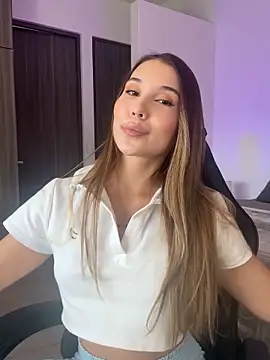 SophieRaily  online show from 10-24-25, 06:51