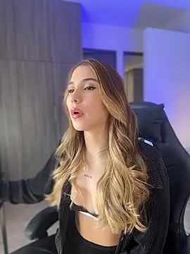 SophieRaily  online show from 01-13-26, 06:56