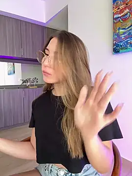 SophieRaily  online show from 02-24-25, 09:52