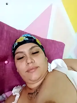 Snapshot of Marilin_Jessie chatting on 10-09-25, 02:06 Marilin Jessie online show from 10-09-25, 02:06