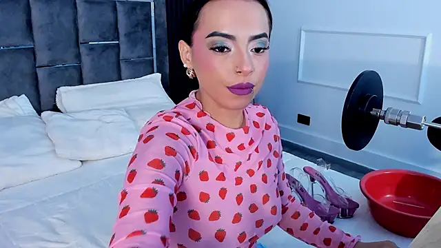 MiiaaMoonroee online show from 09-12-25, 07:57