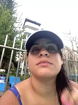 Snapshot of Violetrousse chatting on 02-15-26, 09:58 Violetrousse online show from 02-15-26, 09:58