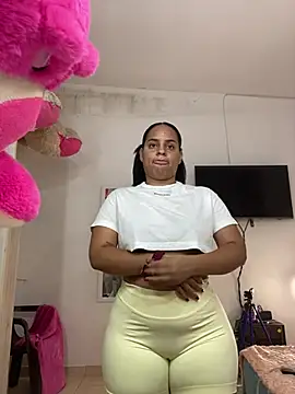 Snapshot of Violetrousse chatting on 05-06-26, 06:12 Violetrousse online show from 05-06-26, 06:12