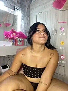 Snapshot of Violetrousse chatting on 05-21-26, 10:29 Violetrousse online show from 05-21-26, 10:29