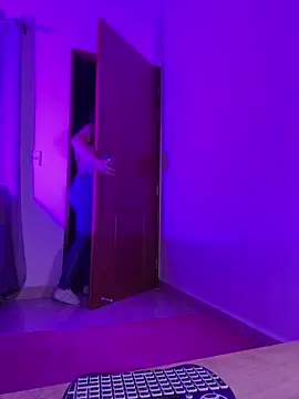 Blancanievess online show from 10-30-25, 03:49