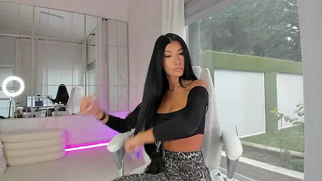 missdiamond  online show from 11-21-25, 07:51