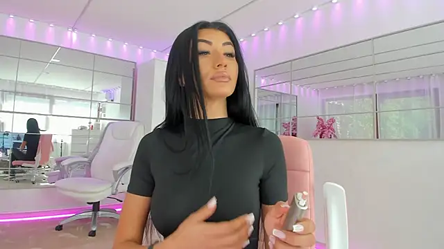 missdiamond  online show from 05-05-26, 06:16