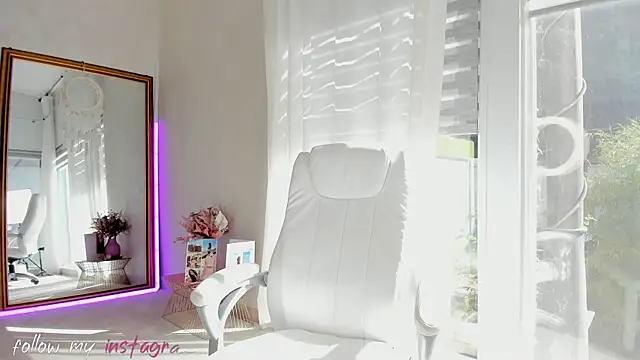 Snapshot of missdiamond_ chatting on 09-18-25, 07:22 missdiamond online show from 09-18-25, 07:22