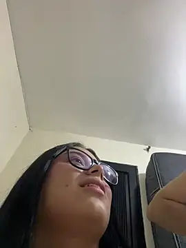 Snapshot of alissonfernandez_ chatting on 07-17-26, 12:19 alissonfernandez online show from 07-17-26, 12:19
