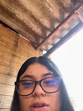 alissonfernandez  online show from 10-17-25, 04:20