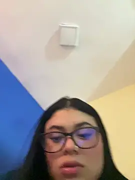 alissonfernandez  online show from 01-11-26, 05:09