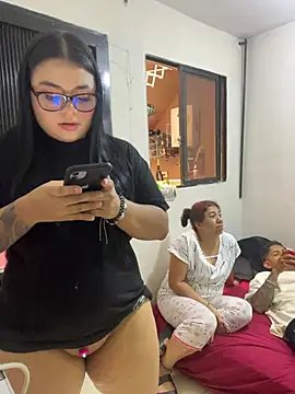 Snapshot of alissonfernandez_ chatting on 06-21-26, 08:47 alissonfernandez online show from 06-21-26, 08:47