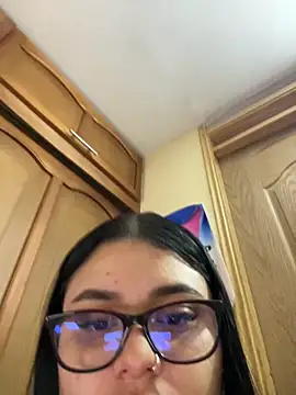 alissonfernandez  online show from 12-21-25, 04:52