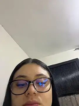 alissonfernandez  online show from 05-06-26, 11:14