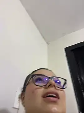 alissonfernandez  online show from 05-27-26, 08:16