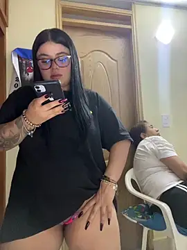 Snapshot of alissonfernandez_ chatting on 02-27-26, 10:26 alissonfernandez online show from 02-27-26, 10:26