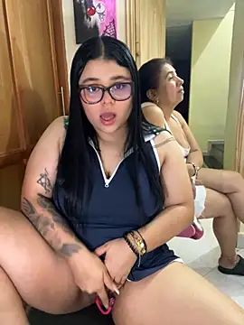 alissonfernandez  online show from 11-11-25, 12:27