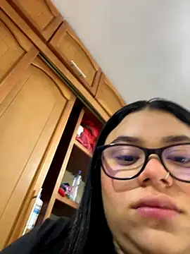 alissonfernandez  online show from 11-05-25, 04:54