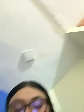 Snapshot of alissonfernandez_ chatting on 02-28-26, 01:16 alissonfernandez online show from 02-28-26, 01:16