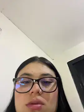 alissonfernandez  online show from 04-24-26, 10:12