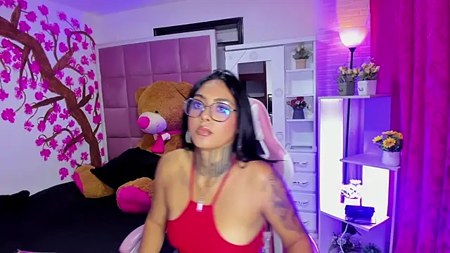 Snapshot of Lovely_celeste chatting on 05-21-26, 02:14 Lovely celeste online show from 05-21-26, 02:14