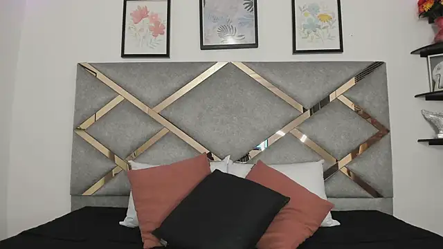 Snapshot of marian_pinzon chatting on 02-14-25, 02:50 marian pinzon online show from 02-14-25, 02:50