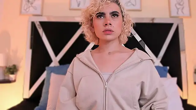 Snapshot of marian_pinzon chatting on 09-21-25, 02:49 marian pinzon online show from 09-21-25, 02:49