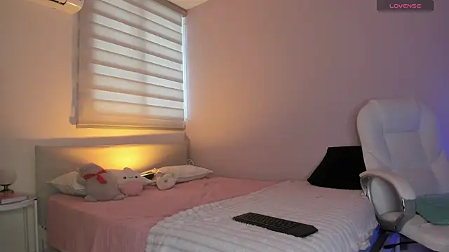 Ninamirley online show from 06-11-26, 02:47