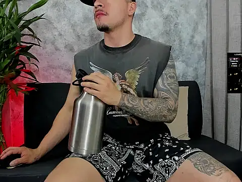 Snapshot of boyc022_ chatting on 02-11-26, 10:20 boyc022 online show from 02-11-26, 10:20