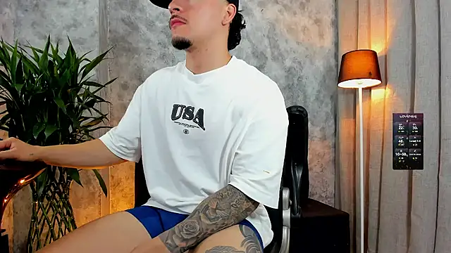 boyc022  online show from 11-25-25, 01:17