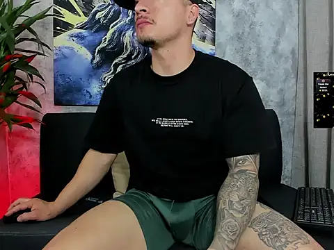 Snapshot of boyc022_ chatting on 02-11-26, 02:22 boyc022 online show from 02-11-26, 02:22