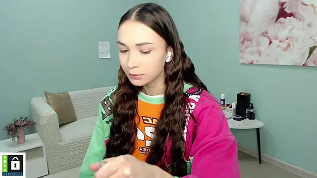 AmyJonas online show from 10-22-25, 04:23