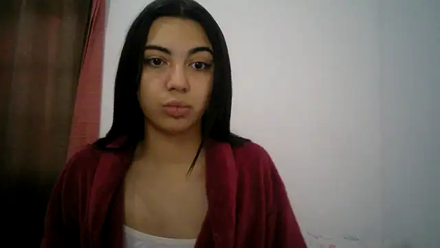 Snapshot of isabella048 chatting on 09-10-25, 07:13 isabella048 online show from 09-10-25, 07:13