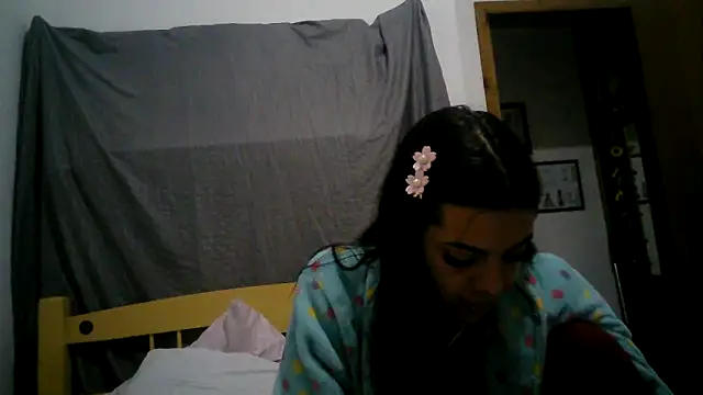 Snapshot of isabella048 chatting on 09-22-25, 08:15 isabella048 online show from 09-22-25, 08:15