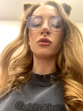  AngelMoon  online show from 10-30-25, 04:00